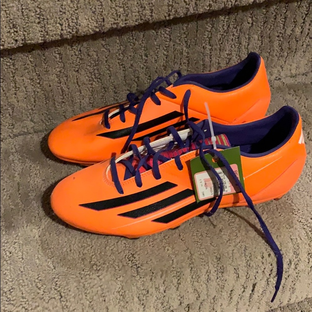 Adidas NEW Men’s 8.5 Orange/Blk soccer cleats